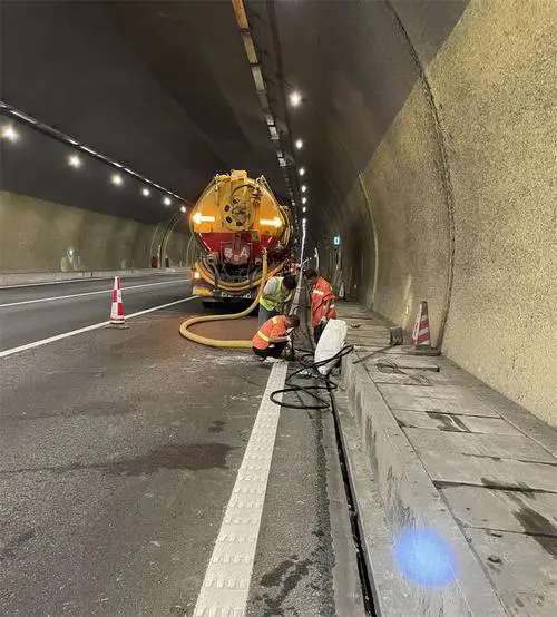 诸城隧道排水渠清淤